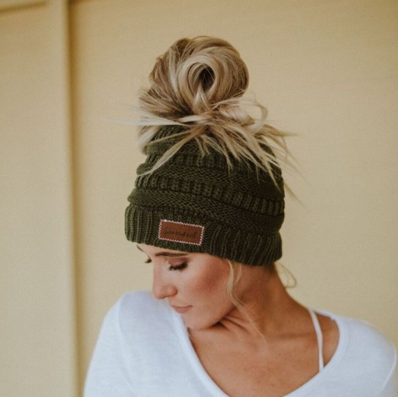 Accessories - 🌺!!HOST PICK!!🌺 MESSY BUN PONYTAIL BEANIE